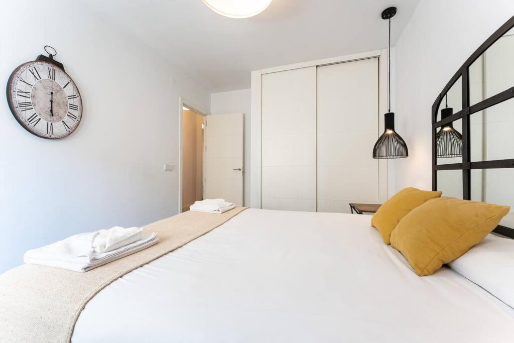 Super Central Malaga Flat With Terrace And Free Parking Bagian luar foto