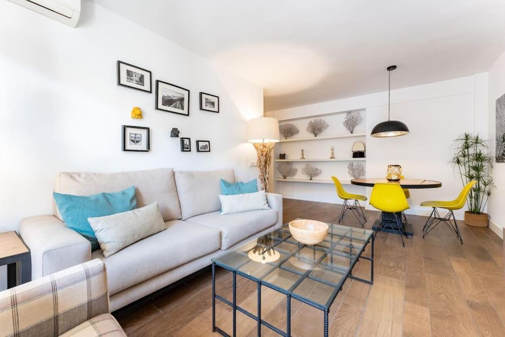 Super Central Malaga Flat With Terrace And Free Parking Bagian luar foto