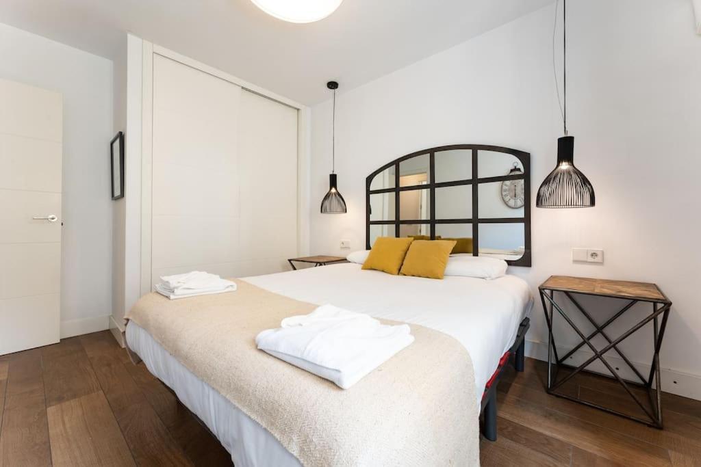 Super Central Malaga Flat With Terrace And Free Parking Bagian luar foto