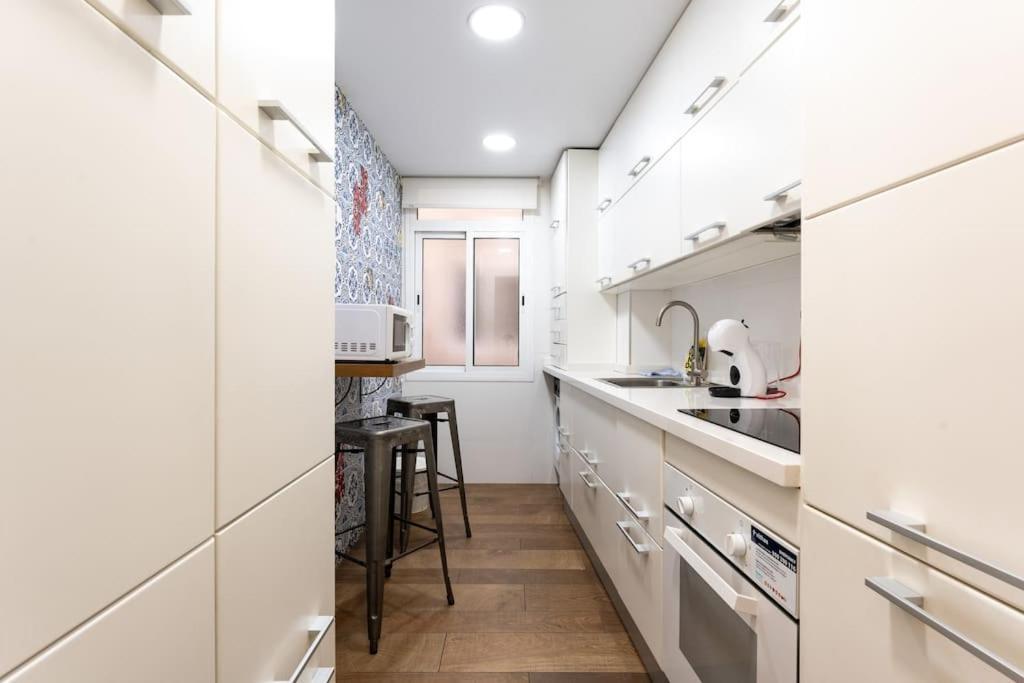 Super Central Malaga Flat With Terrace And Free Parking Bagian luar foto
