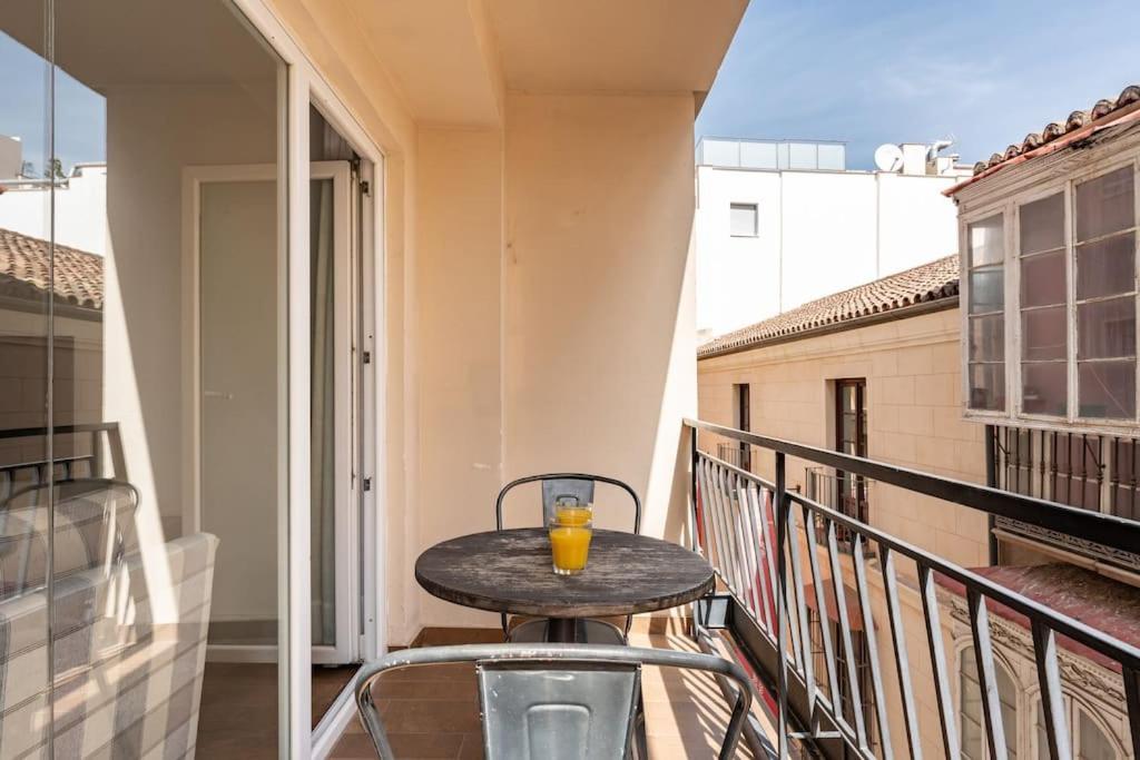 Super Central Malaga Flat With Terrace And Free Parking Bagian luar foto