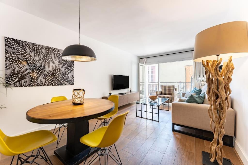 Super Central Malaga Flat With Terrace And Free Parking Bagian luar foto